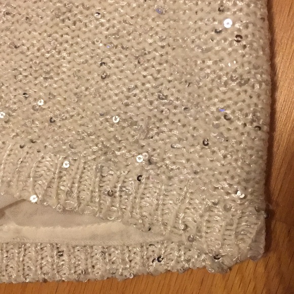 Sequin & crochet white sweater - Picture 3 of 4